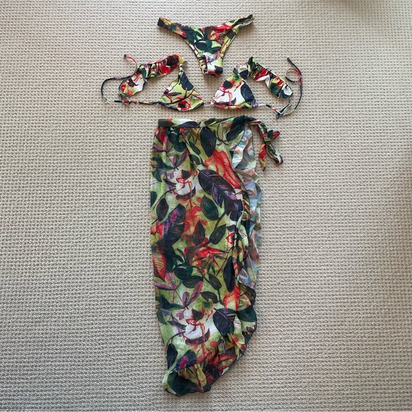 Shein 3-Piece Floral Bikini Set Size XS - Picture 4 of 9